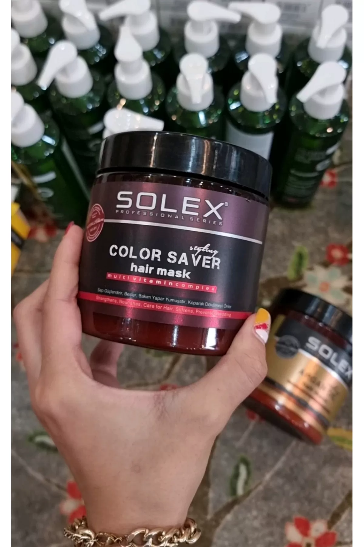 مخصوص موهای رنگ شده محافظت از موهای رنگ شده نرم کننده و آبرسانی مو تغذیه کننده و از بین برنده مو خوره سولکس SOLEX ماسک مو